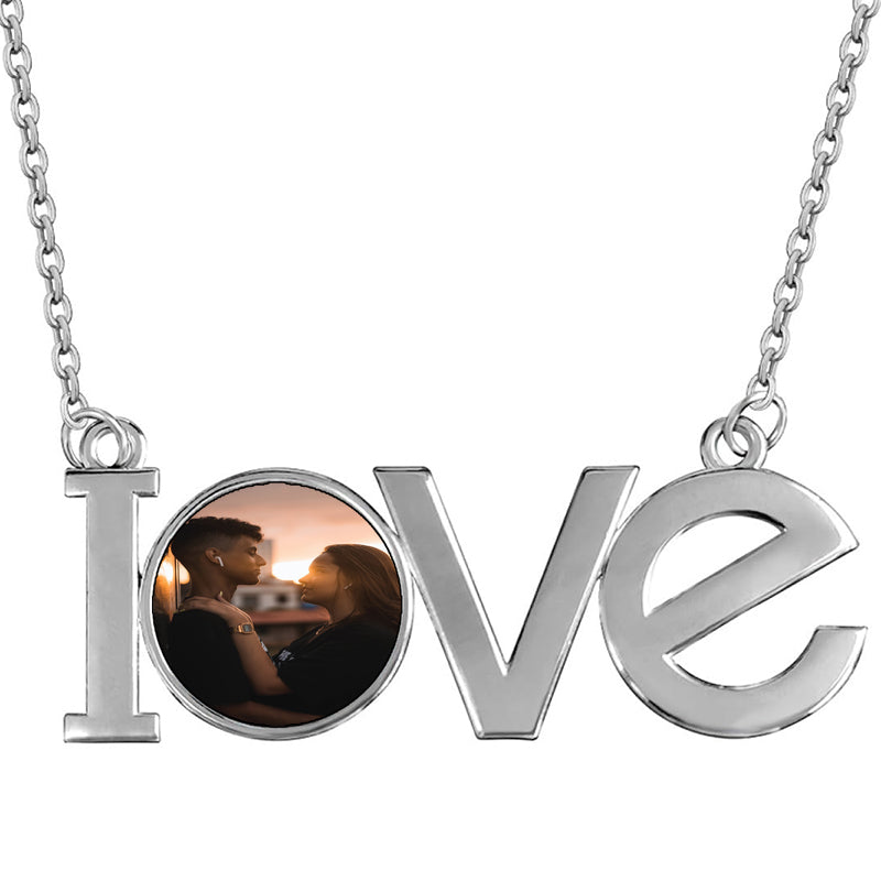 Custom Photo Engraved Necklace , Personalized Picture Pendant , Round Necklace for Women , Memorial Gift , Family Portrait Jewelry