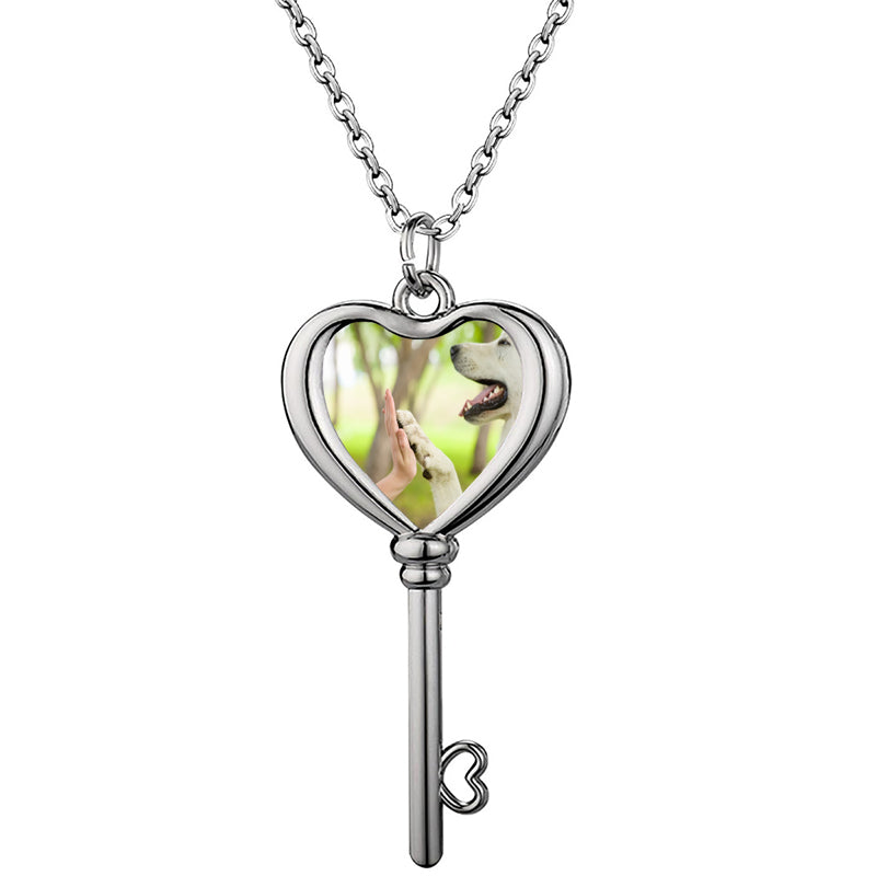 Name Necklace, Personalized Necklace with Her Name, Engraved Name Pendant Present, Christmas Mother Day Gift Necklace for Lyla